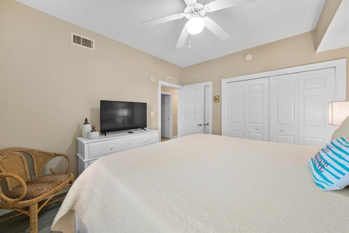 Calypso 208 East Direct Gulf Front Exceptional *